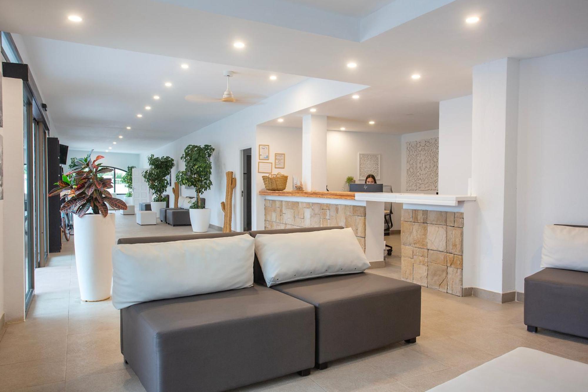 Apartamentos Club Cala Azul Sant Carles de Peralta Exteriér fotografie